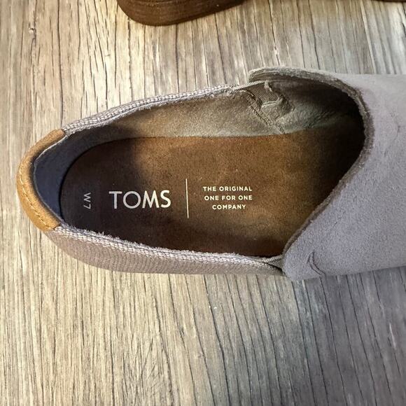 TOMS Shaye Women's Short Boots - Color: Drizzle Gray Suede‎ Leather Size 7 - Picture 7 of 9